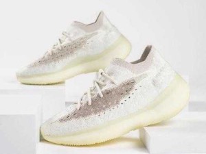 Yeezy380 蜜桃粉和白色的魅力：时尚潮流新宠的璀璨风采